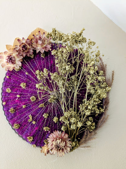 Bijou mural violet arbre en or